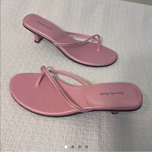 VINTAGE BABY PINK KITTEN HEEL